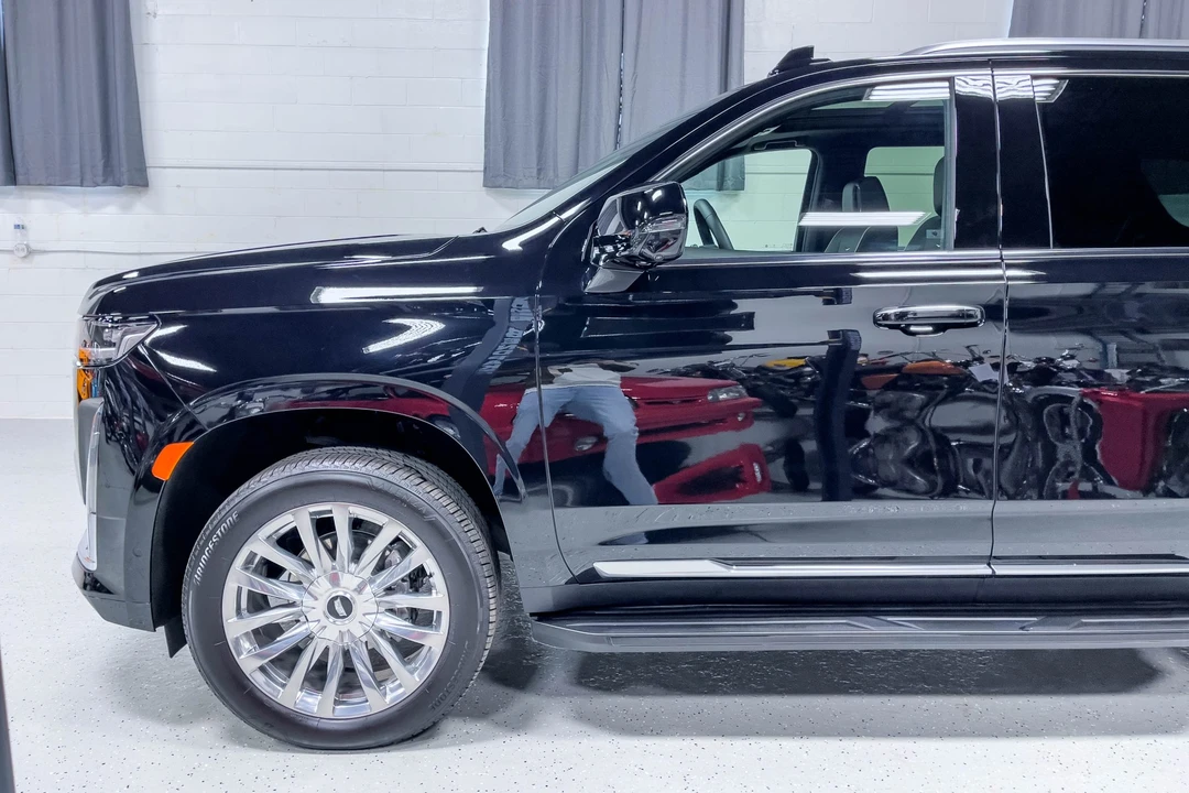 2023 Cadillac Escalade 5th Gen - Image 21 of 31