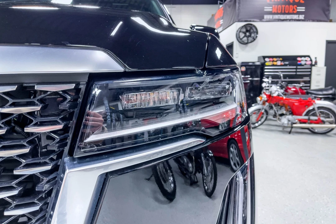 2023 Cadillac Escalade 5th Gen - Image 30 of 31