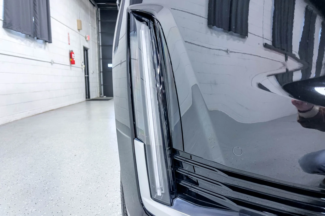 2023 Cadillac Escalade 5th Gen - Image 27 of 31