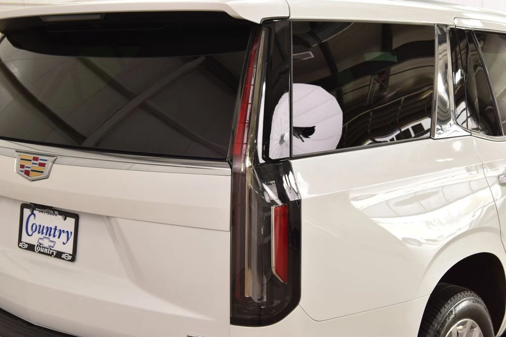2023 Cadillac Escalade 5th Gen - Image 19 of 21