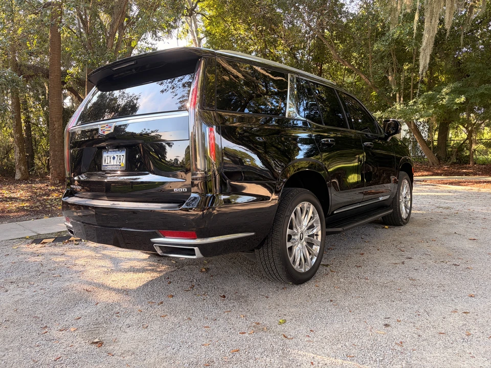2023 Cadillac Escalade 5th Gen - Image 13 of 31