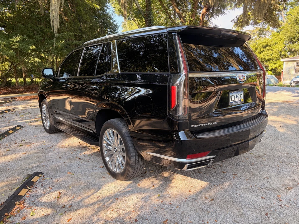 2023 Cadillac Escalade 5th Gen - Image 10 of 31
