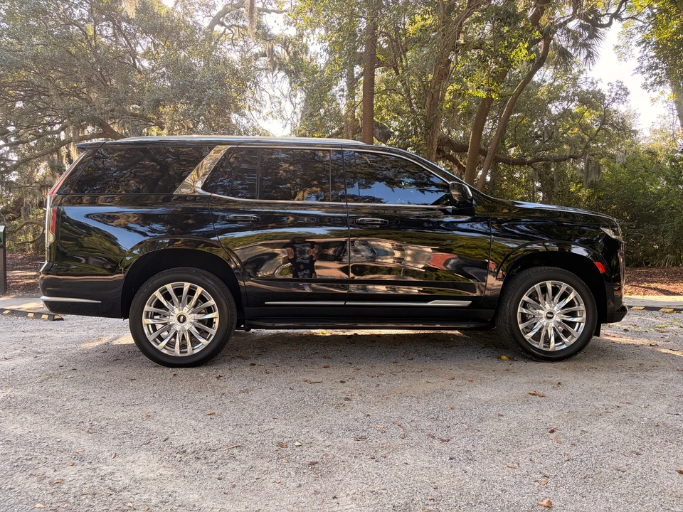 2023 Cadillac Escalade 5th Gen - Image 16 of 31