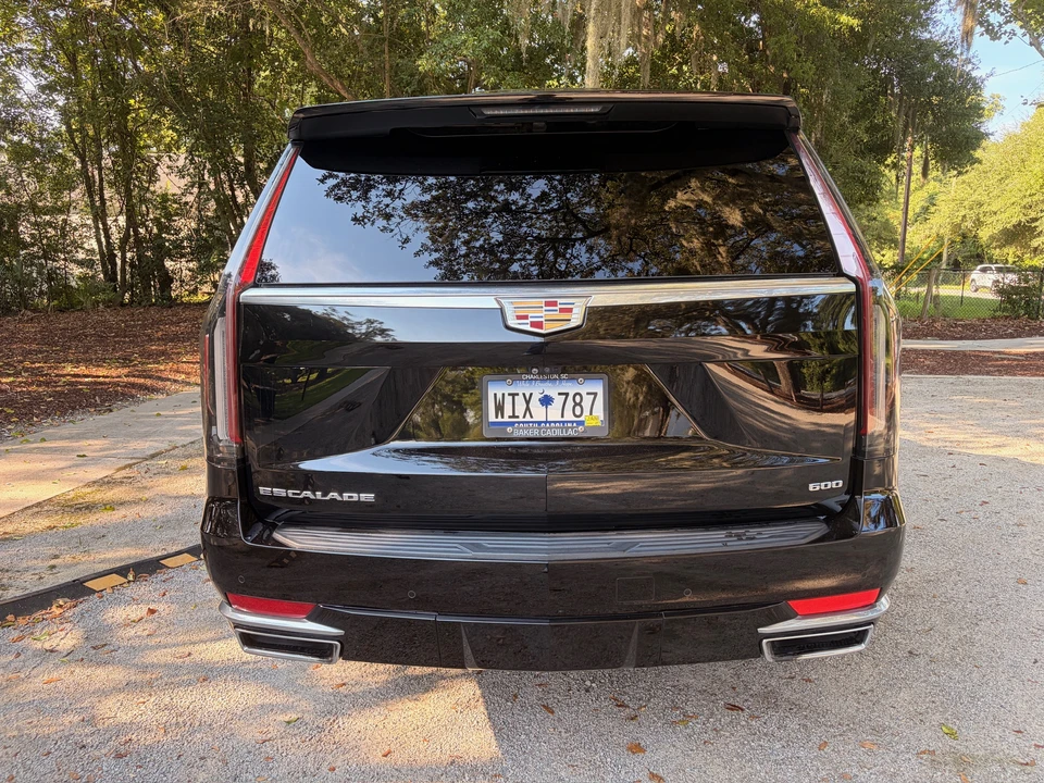 2023 Cadillac Escalade 5th Gen - Image 11 of 31