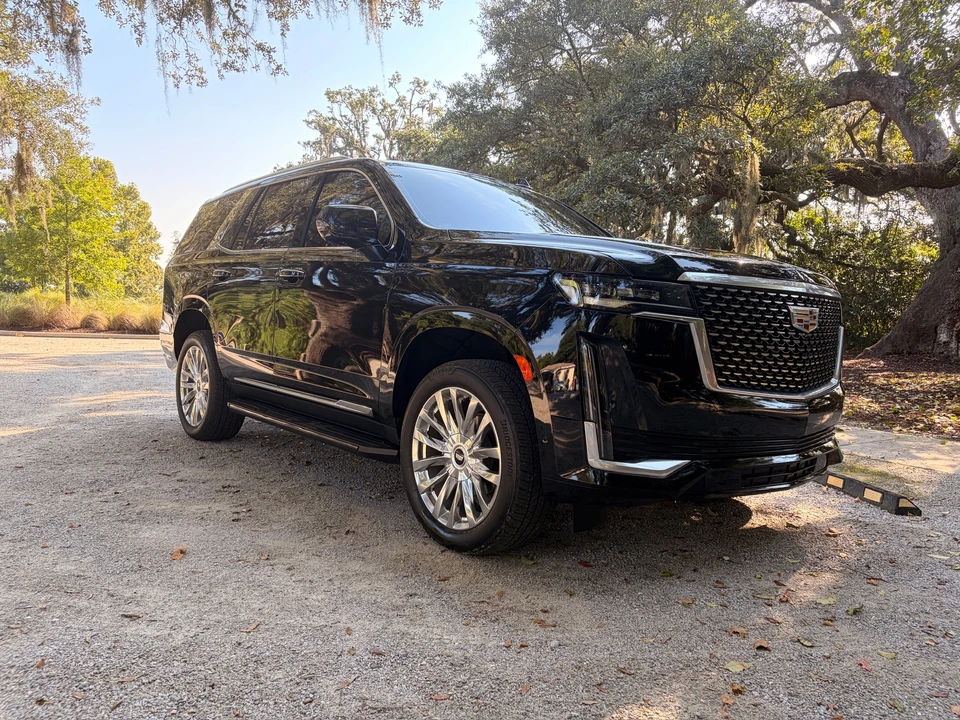 2023 Cadillac Escalade 5th Gen - Image 18 of 31