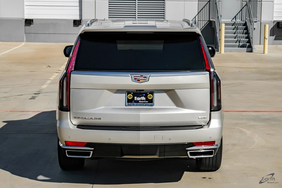 2023 Cadillac Escalade 5th Gen - Image 11 of 12