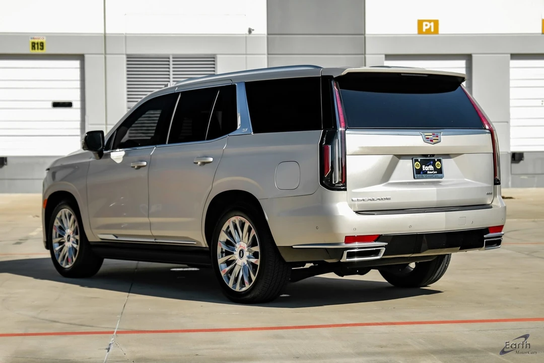 2023 Cadillac Escalade 5th Gen - Image 9 of 12