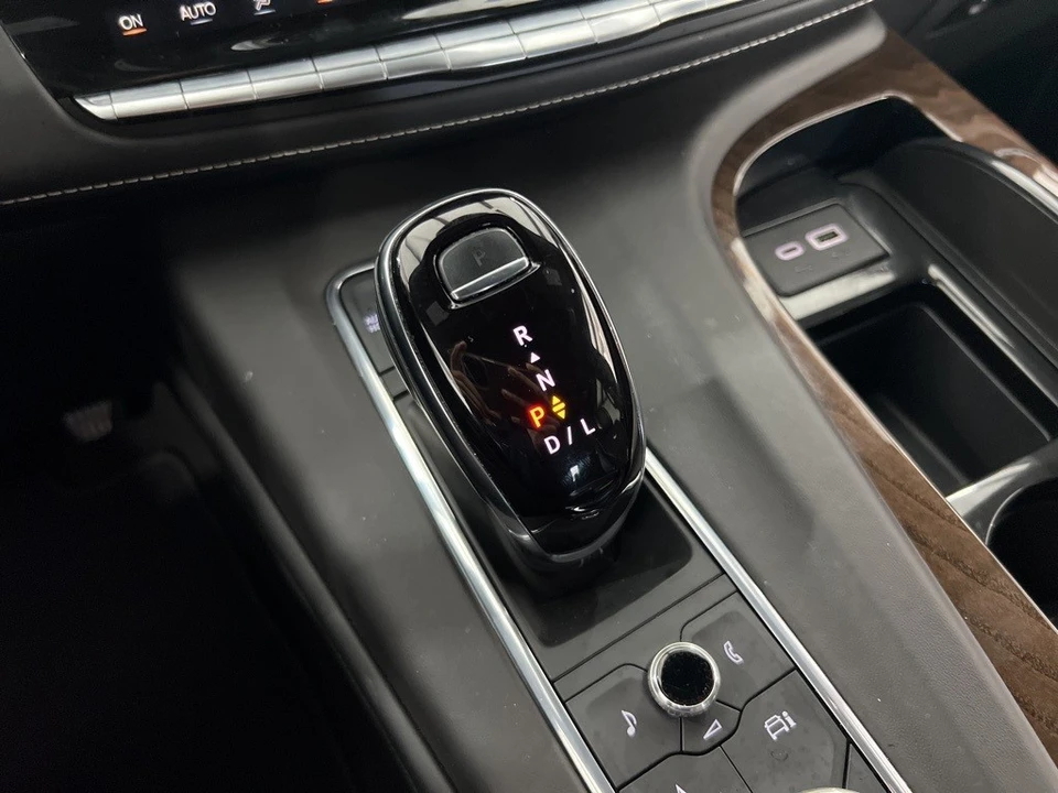 2023 Cadillac Escalade 5th Gen - Image 15 of 21