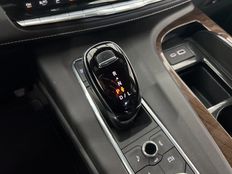 2023 Cadillac Escalade 5th Gen - Image 15 of 21