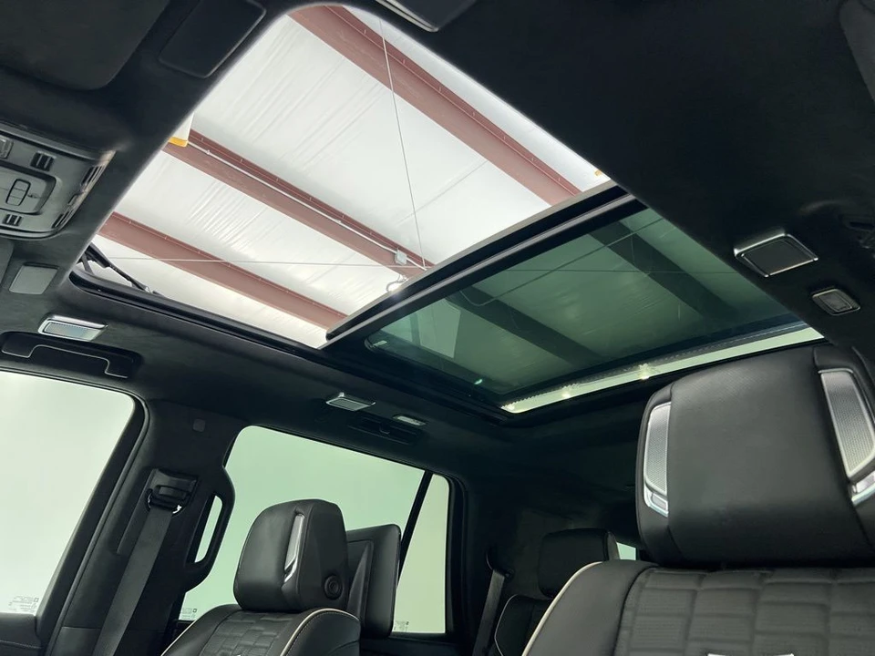 2023 Cadillac Escalade 5th Gen - Image 17 of 21