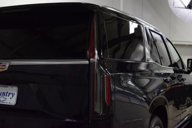2023 Cadillac Escalade 5th Gen - Image 18 of 21