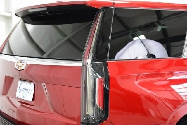 2023 Cadillac Escalade 5th Gen - Image 18 of 21