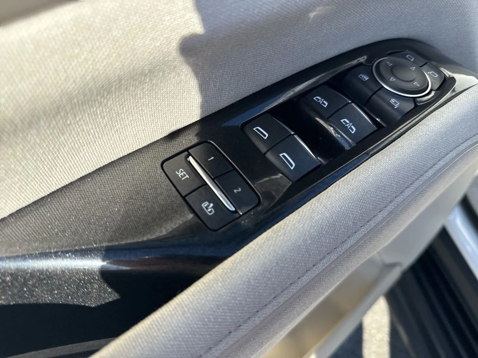 2023 Cadillac Escalade 5th Gen - Image 11 of 12
