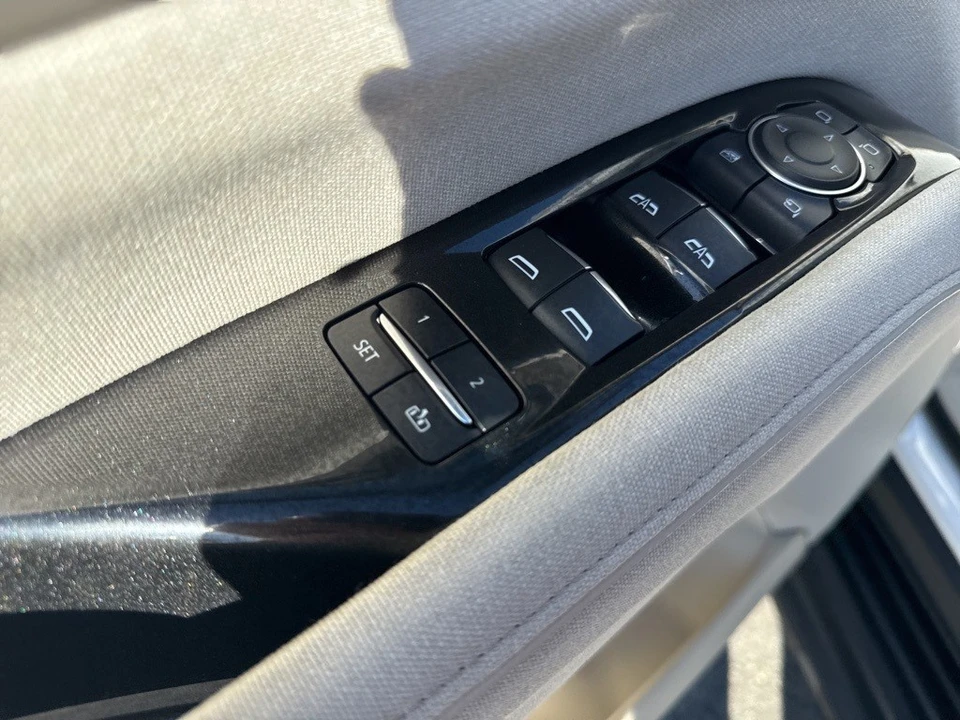 2023 Cadillac Escalade 5th Gen - Image 11 of 12