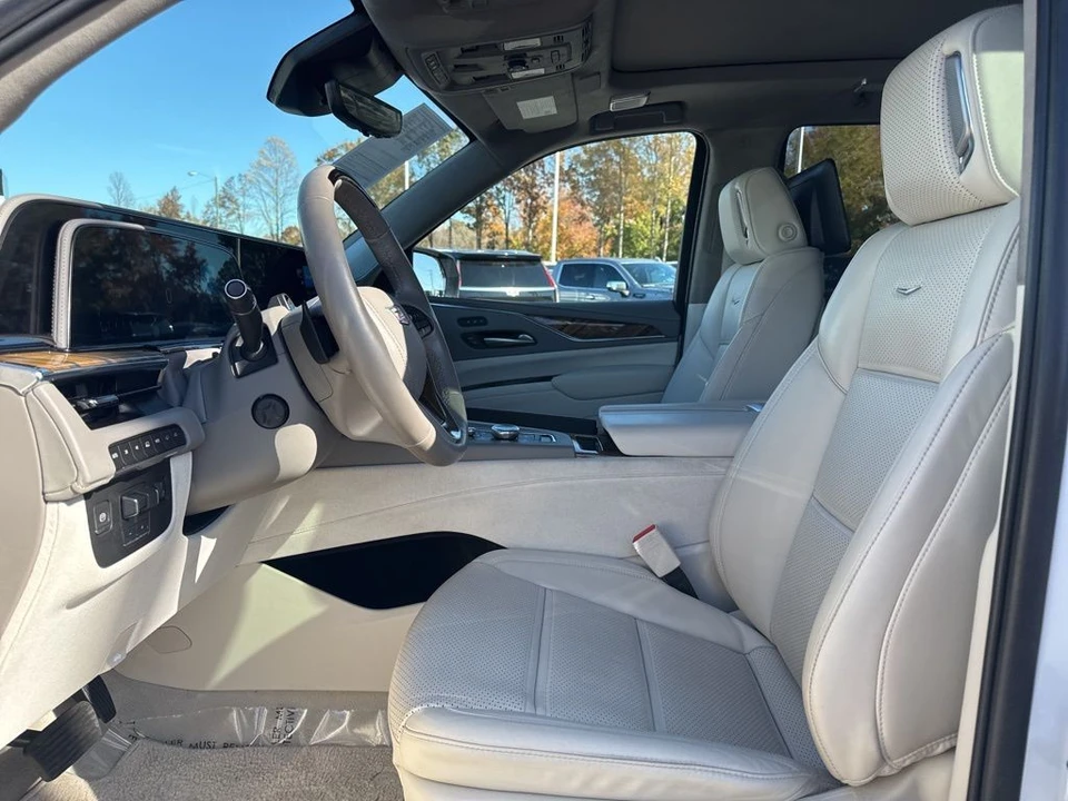 2023 Cadillac Escalade 5th Gen - Image 9 of 12