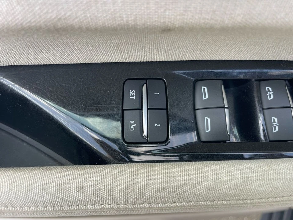 2023 Cadillac Escalade 5th Gen - Image 11 of 12