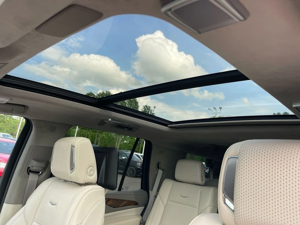 2023 Cadillac Escalade 5th Gen - Image 12 of 21