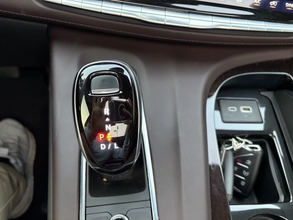 2023 Cadillac Escalade 5th Gen - Image 10 of 12
