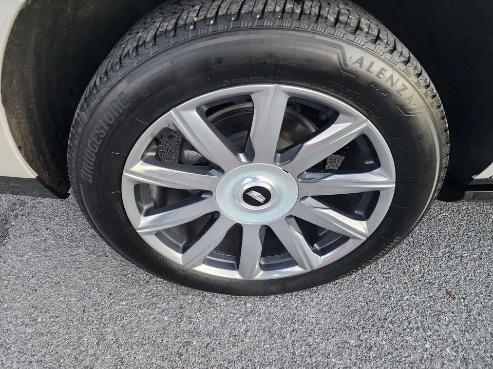 2023 Cadillac Escalade 5th Gen - Image 29 of 31