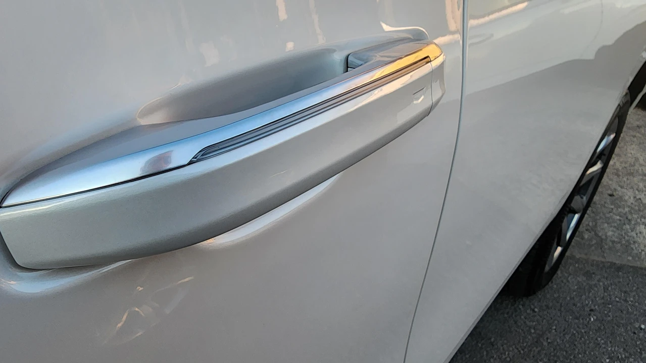 2023 Cadillac Escalade 5th Gen - Image 23 of 31