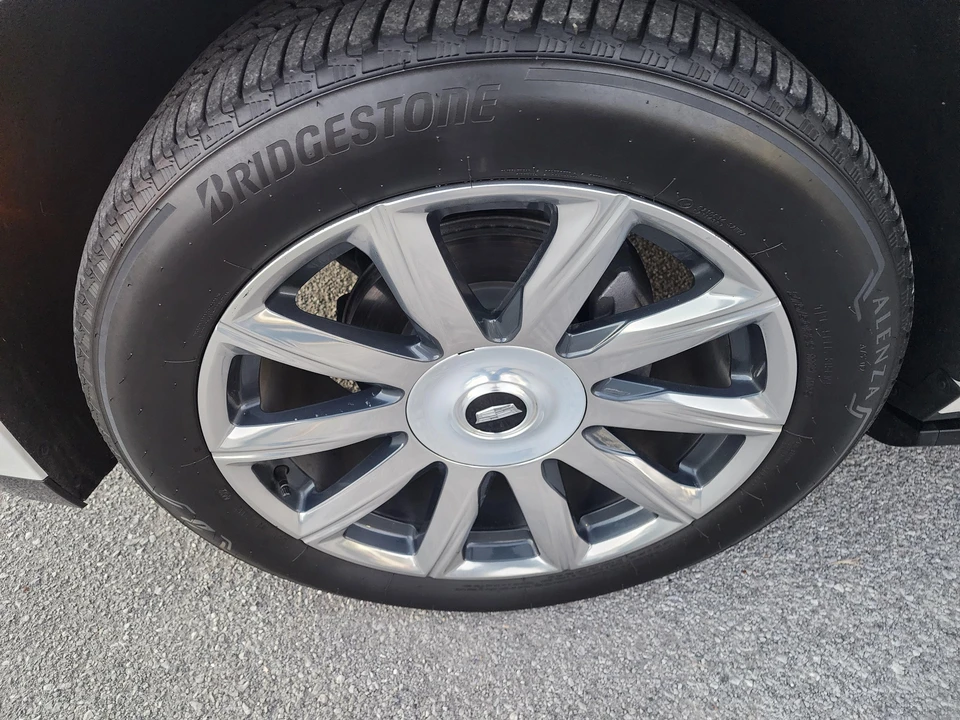 2023 Cadillac Escalade 5th Gen - Image 28 of 31