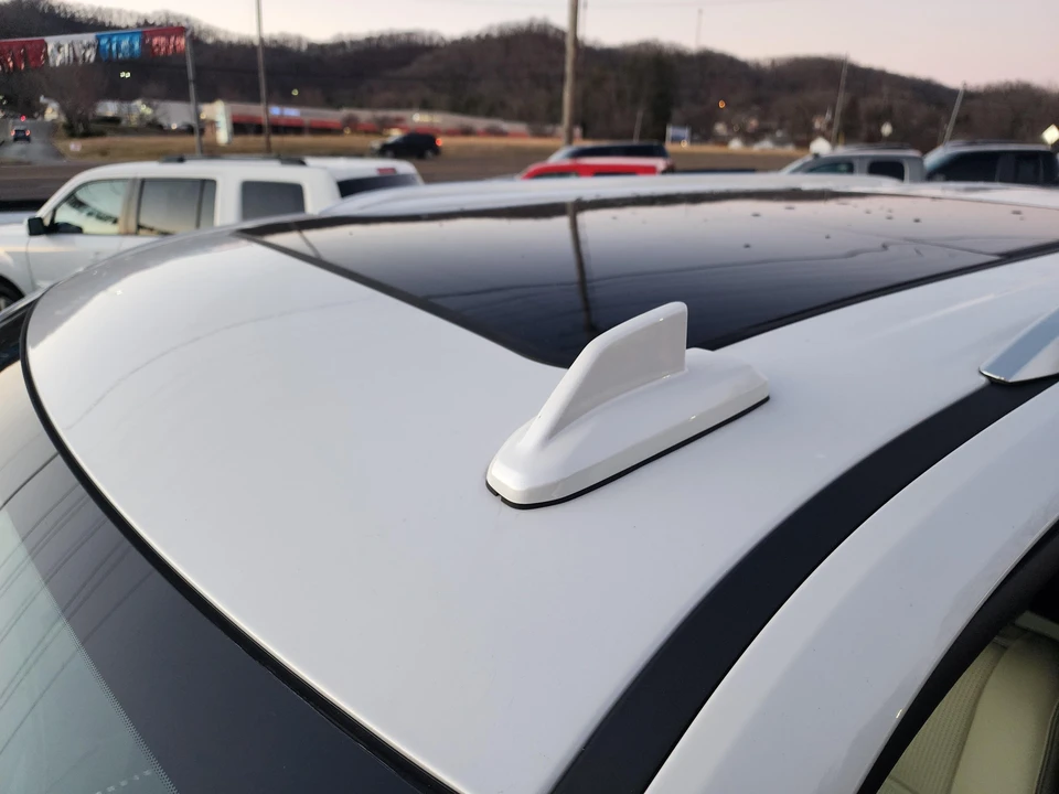 2023 Cadillac Escalade 5th Gen - Image 27 of 31