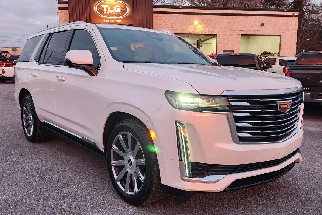 2023 Cadillac Escalade 5th Gen - Image 17 of 31