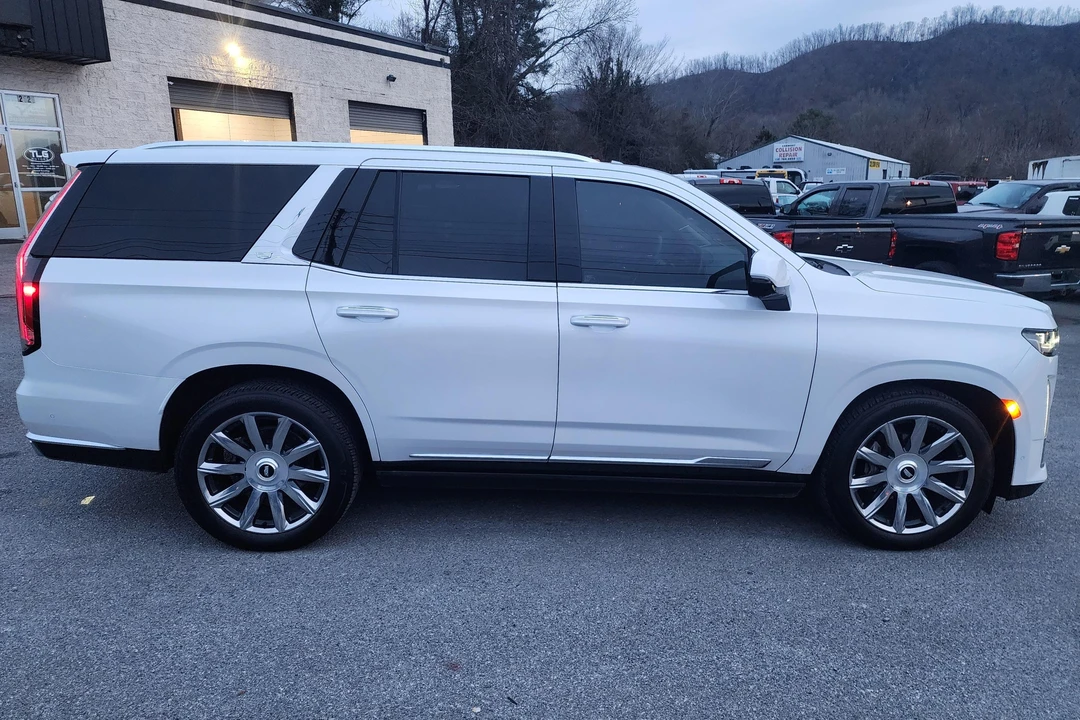 2023 Cadillac Escalade 5th Gen - Image 3 of 31