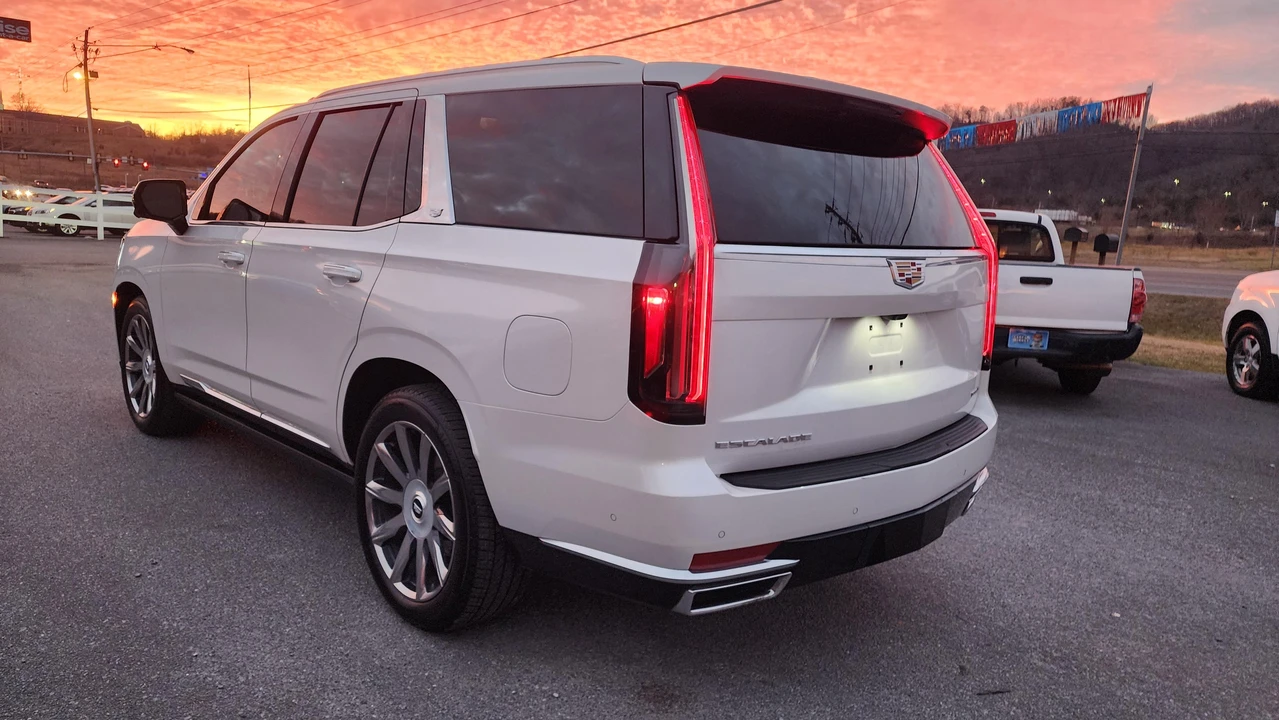 2023 Cadillac Escalade 5th Gen - Image 10 of 31