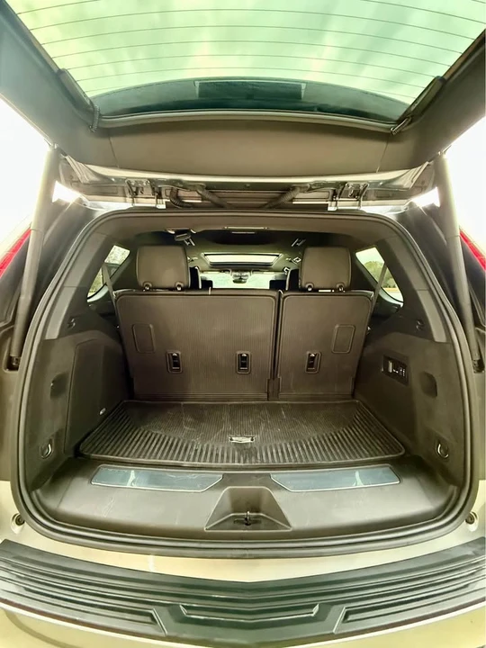2023 Cadillac Escalade 5th Gen - Image 7 of 8