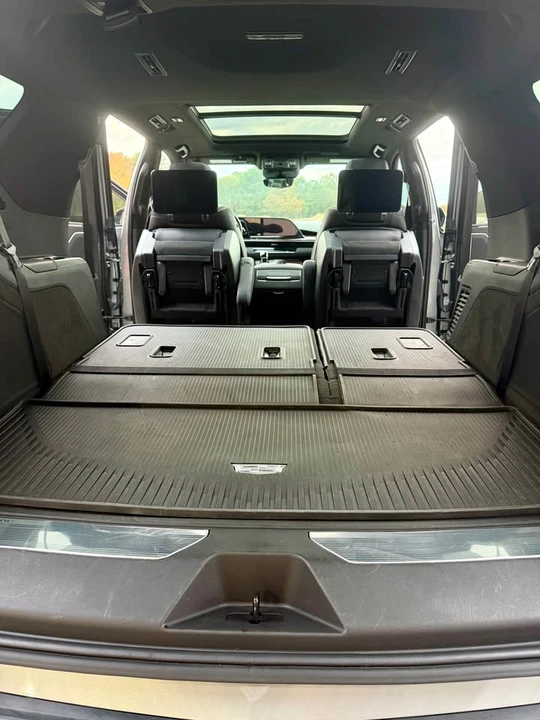 2023 Cadillac Escalade 5th Gen - Image 5 of 8