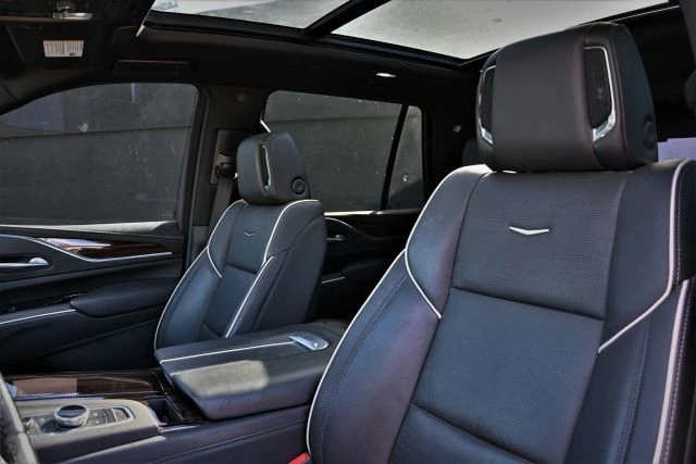 2023 Cadillac Escalade 5th Gen - Image 18 of 21
