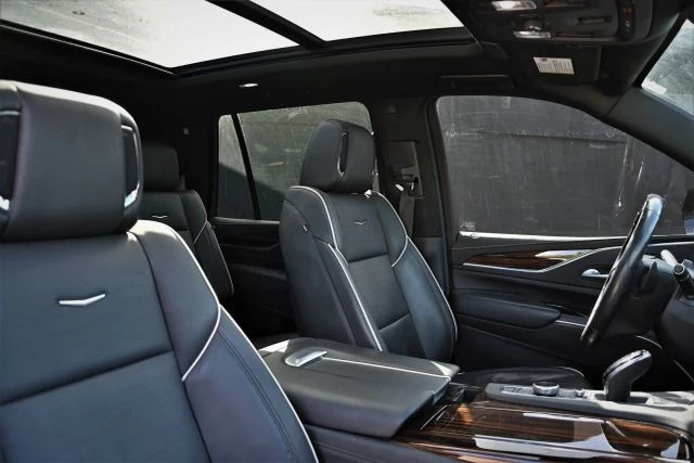 2023 Cadillac Escalade 5th Gen - Image 19 of 21