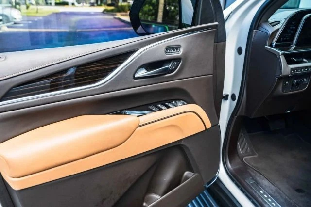 2023 Cadillac Escalade 5th Gen - Image 20 of 21