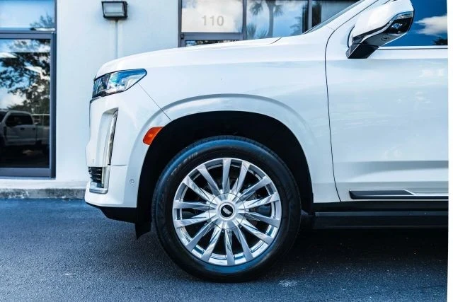 2023 Cadillac Escalade 5th Gen - Image 8 of 21
