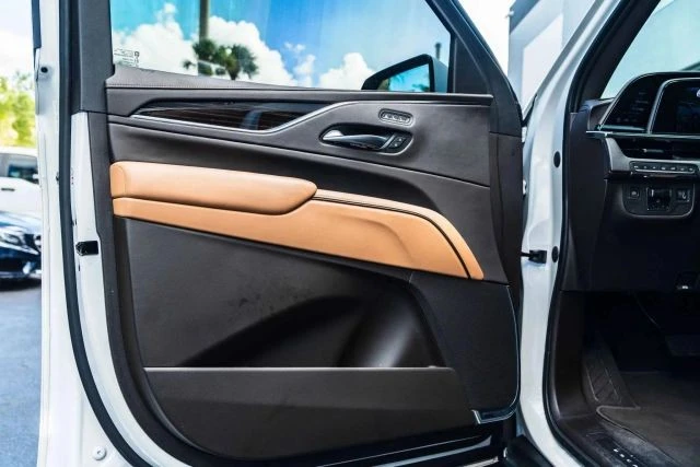 2023 Cadillac Escalade 5th Gen - Image 19 of 21