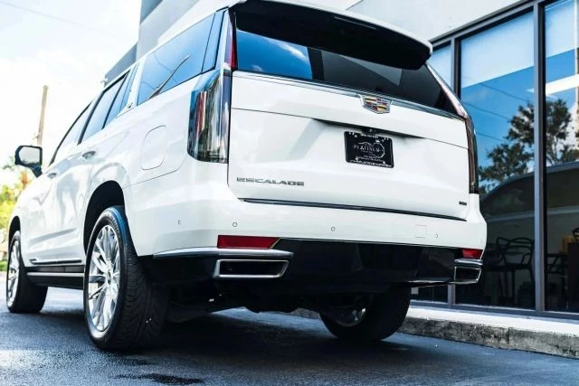 2023 Cadillac Escalade 5th Gen - Image 17 of 21