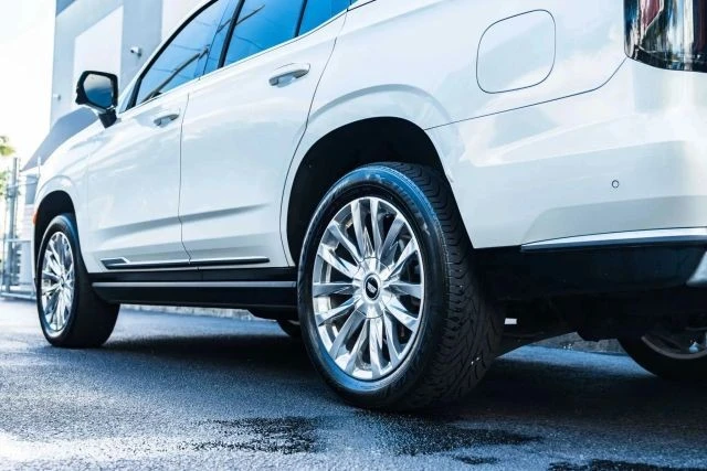 2023 Cadillac Escalade 5th Gen - Image 12 of 21