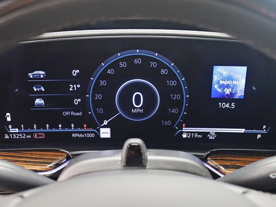 2023 Cadillac Escalade 5th Gen - Image 19 of 21
