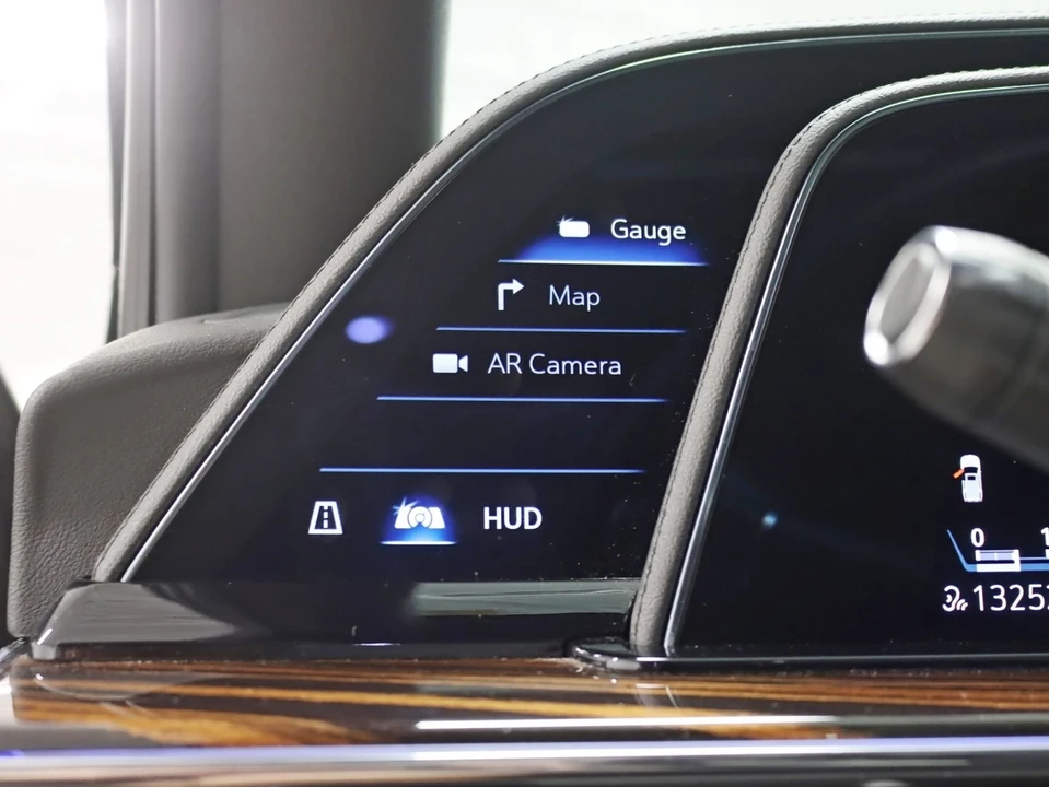 2023 Cadillac Escalade 5th Gen - Image 17 of 21