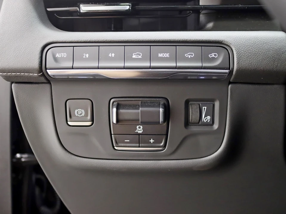 2023 Cadillac Escalade 5th Gen - Image 16 of 21