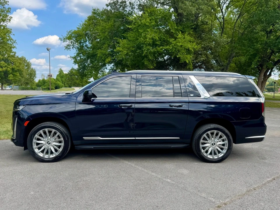 2023 Cadillac Escalade 5th Gen - Image 8 of 12