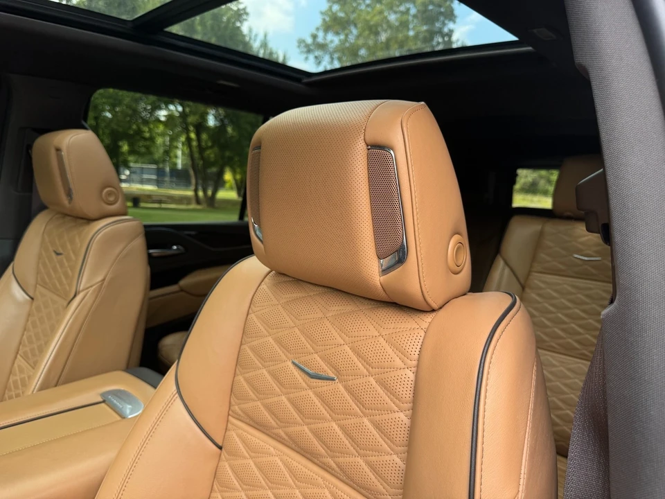 2023 Cadillac Escalade 5th Gen - Image 15 of 21