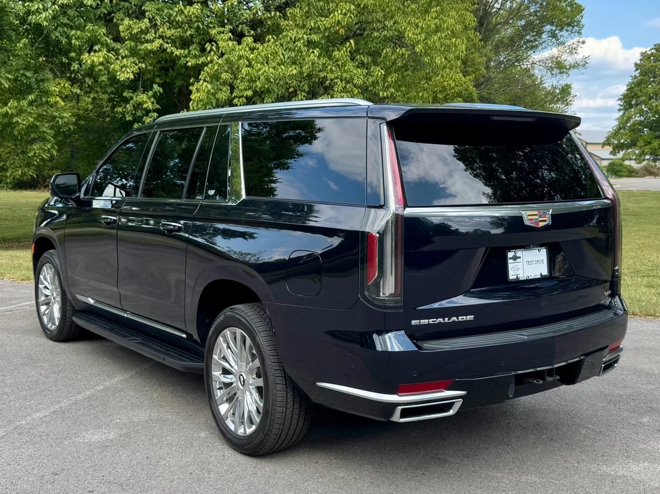 2023 Cadillac Escalade 5th Gen - Image 4 of 12