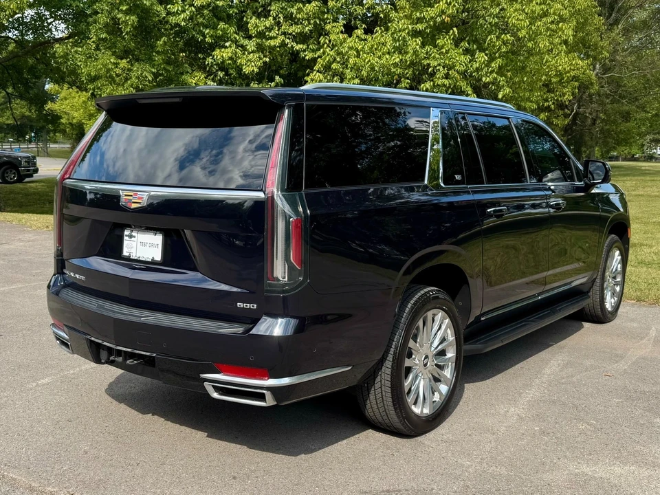 2023 Cadillac Escalade 5th Gen - Image 3 of 12