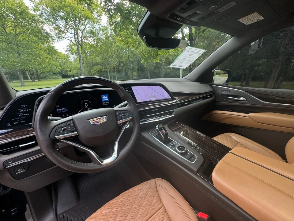 2023 Cadillac Escalade 5th Gen - Image 10 of 12