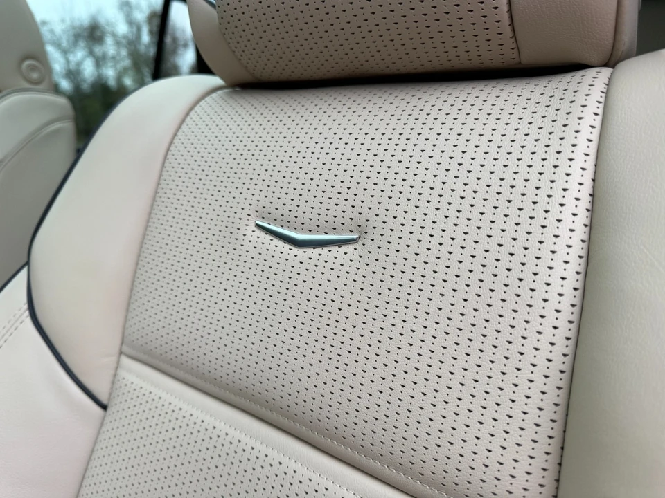 2023 Cadillac Escalade 5th Gen - Image 14 of 21