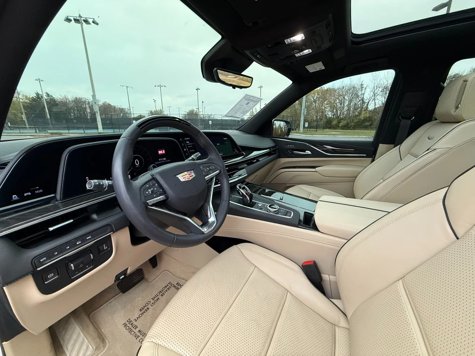 2023 Cadillac Escalade 5th Gen - Image 18 of 21