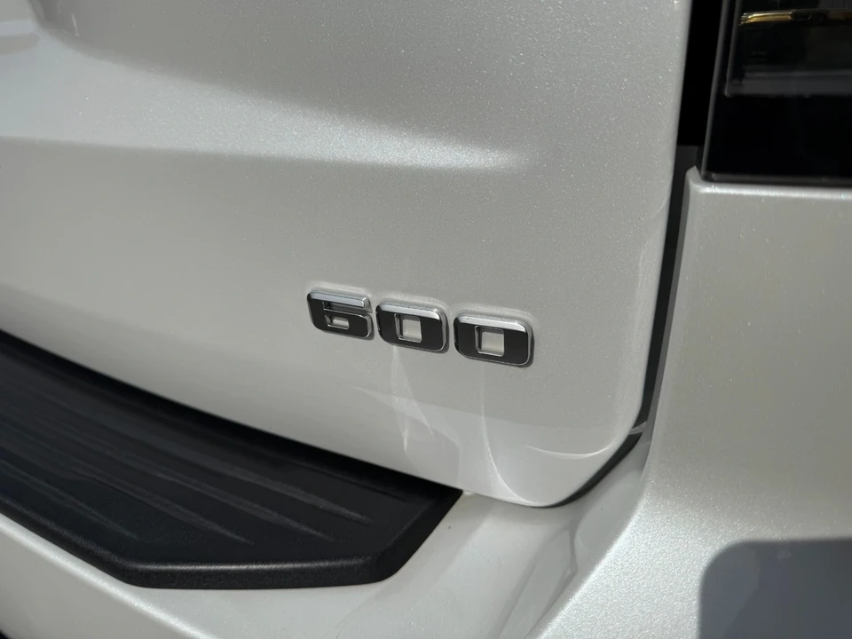 2023 Cadillac Escalade 5th Gen - Image 10 of 12