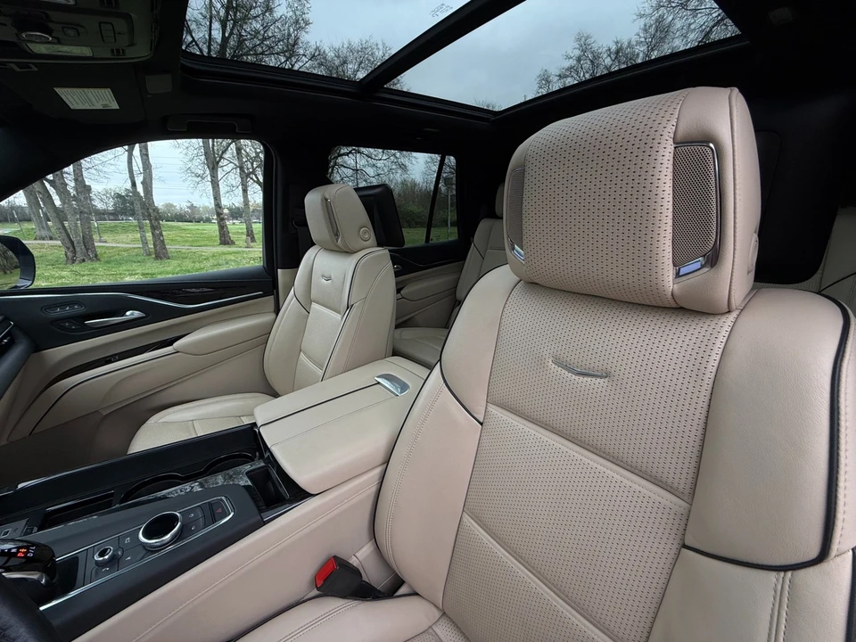 2023 Cadillac Escalade 5th Gen - Image 10 of 21